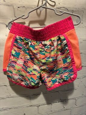 Skechers Girls Multicolor Athletic Shorts with Hot Pink Waistband
